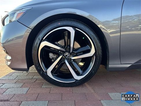 Used 2018 Honda Accord Sport image 10