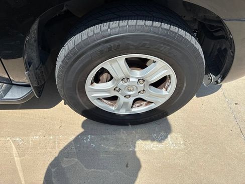 Used 2015 Toyota Sequoia SR5 RWD image 22