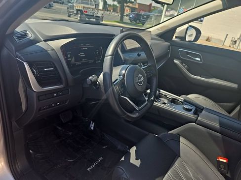 Used 2024 Nissan Rogue Platinum w/ Platinum Premium Package AWD/4WD image 11