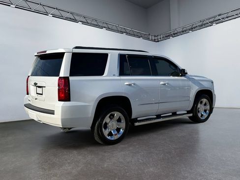 Used 2018 Chevrolet Tahoe LT w/ LT Signature Package AWD/4WD image 3