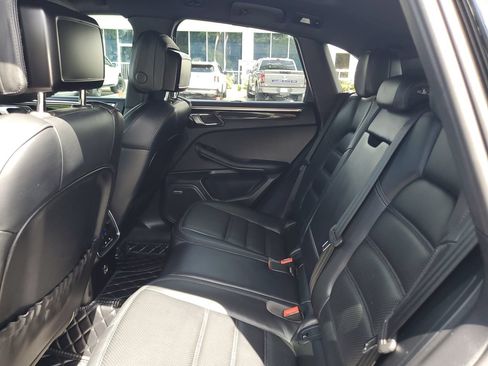 Used 2024 Porsche Macan S AWD/4WD image 9
