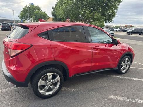 Used 2017 Honda HR-V EX image 4