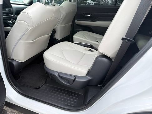 Used 2026 Toyota Grand Highlander AWD image 21