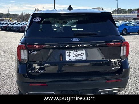 Used 2025 Ford Explorer Active w/ Active Comfort Package image 6