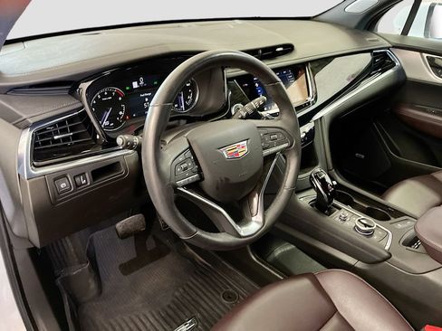 Used 2024 Cadillac XT6 Premium Luxury AWD/4WD image 9