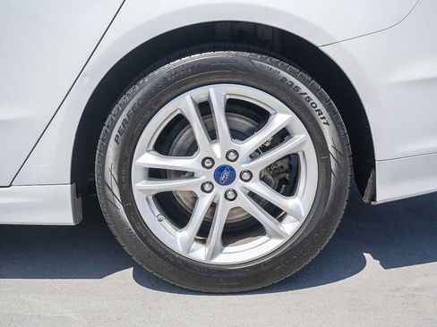Used 2018 Ford Fusion SE w/ Fusion SE Technology Package FWD image 10