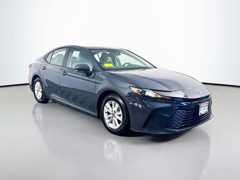 Used 2025 Toyota Camry LE FWD image 10