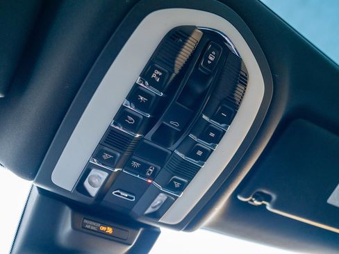 New 2026 Porsche Macan S image 22