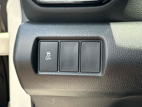 Certified 2025 Honda Pilot Sport image 32