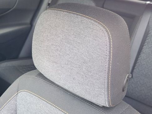 Used 2023 Chevrolet Equinox LT image 24