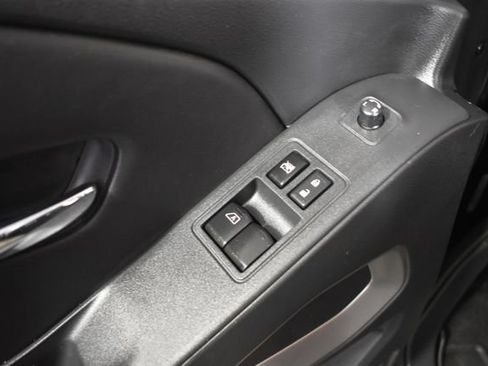 Used 2022 Nissan Frontier SV AWD/4WD image 8