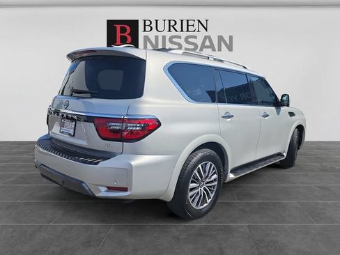 Used 2024 Nissan Armada SL w/ Captain's Chairs Package AWD/4WD image 5