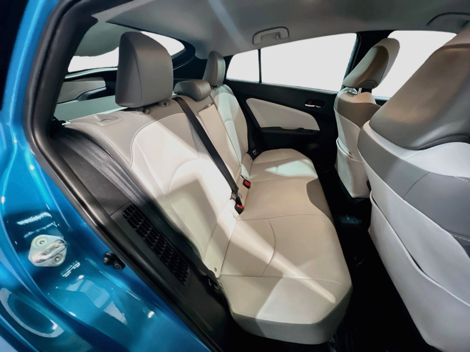 Used 2020 Toyota Prius Prime FWD image 19