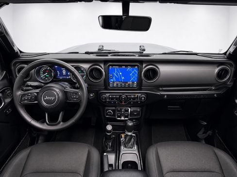 Used 2023 Jeep Wrangler Unlimited w/ Sun & Screen Package AWD/4WD image 26