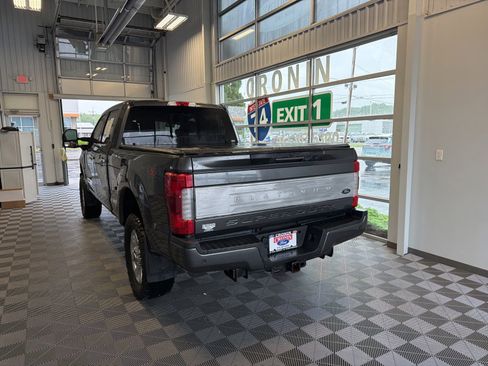 Used 2019 Ford F250 Platinum w/ Platinum Ultimate Package AWD/4WD image 4