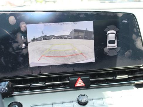 Used 2024 Hyundai Elantra Limited FWD image 25