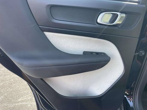 Certified 2023 Volvo XC40 B5 Ultimate w/ Protection Package Premier AWD/4WD image 12