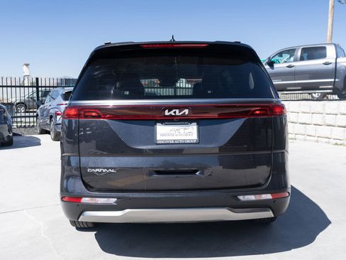 Used 2023 Kia Carnival SX image 6