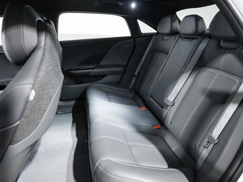 Used 2022 Lucid Air Grand Touring image 31