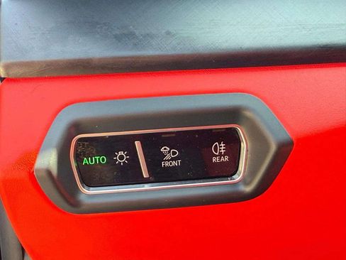 Used 2021 Lamborghini Urus AWD/4WD image 46