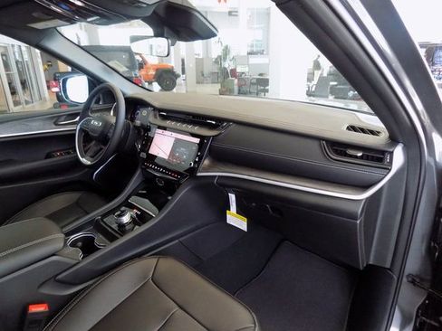 New 2026 Jeep Grand Cherokee Limited image 21