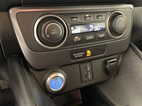 Used 2020 Nissan Leaf S w/ S Charge Package image 9
