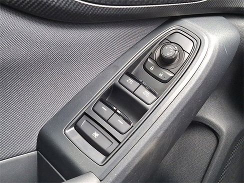 Used 2019 Subaru Crosstrek 2.0i Premium image 25