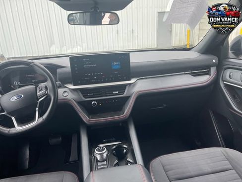Used 2025 Ford Explorer ST-Line w/ ST-Line Street Pack AWD/4WD image 10