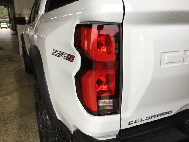 New 2026 Chevrolet Colorado ZR2 w/ Technology Package AWD/4WD image 15