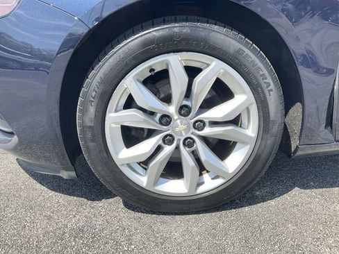 Used 2017 Chevrolet Impala LT w/ Convenience Package FWD image 7