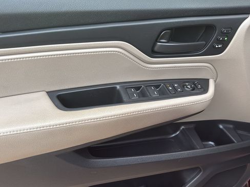 Used 2018 Honda Odyssey EX-L image 11