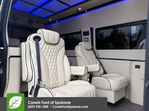 Used 2025 Mercedes-Benz Sprinter 2500 image 11