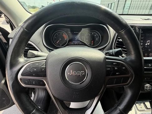 Used 2019 Jeep Cherokee Limited AWD/4WD image 10