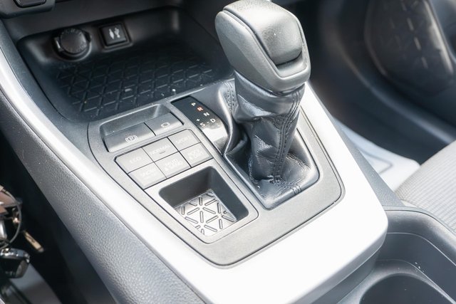 Used 2019 Toyota RAV4 LE AWD/4WD image 23