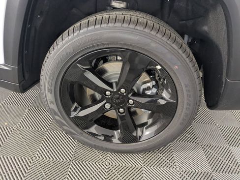 New 2025 Jeep Grand Cherokee L Limited w/ Black Appearance Package image 17