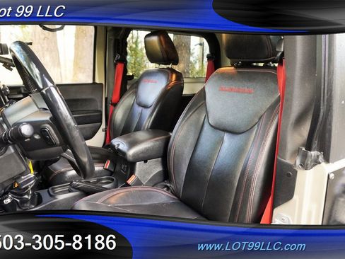 Used 2017 Jeep Wrangler Rubicon image 2