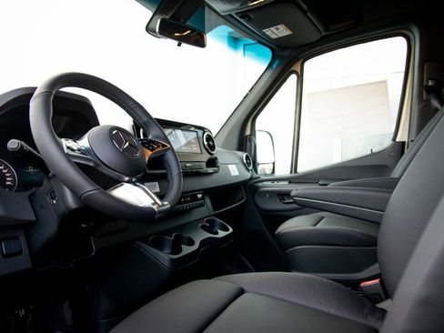 New 2026 Mercedes-Benz Sprinter 2500 image 12