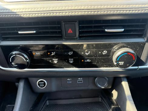 Used 2021 Nissan Rogue S AWD/4WD image 19
