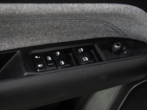 Used 2024 Jeep Compass Latitude AWD/4WD image 21