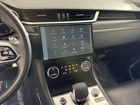 Used 2022 Jaguar F-PACE S image 22