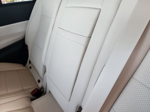 Used 2023 Mercedes-Benz GLE 350 4MATIC w/ AMG Line Exterior image 86