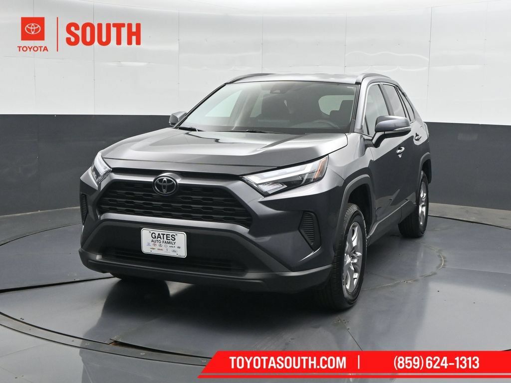 Used 2025 Toyota RAV4 XLE AWD/4WD image 5