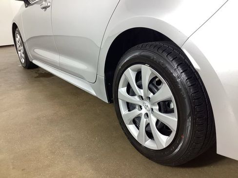 Used 2025 Toyota Corolla LE FWD image 15