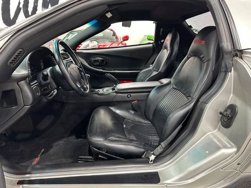 Used 2004 Chevrolet Corvette Z06 w/ Memory Package RWD image 8