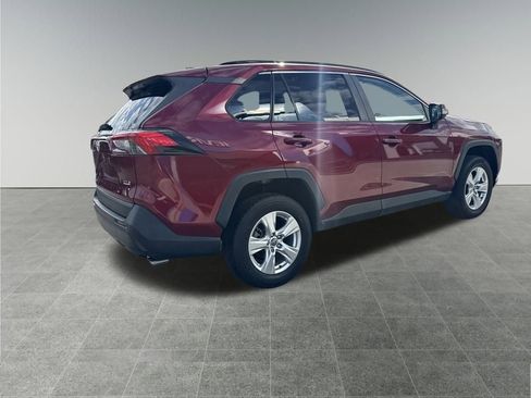 Used 2021 Toyota RAV4 XLE image 6