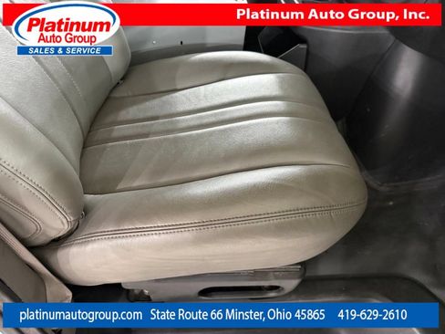 Used 2019 Chevrolet Express 3500 Extended w/ Driver Convenience Package RWD image 32
