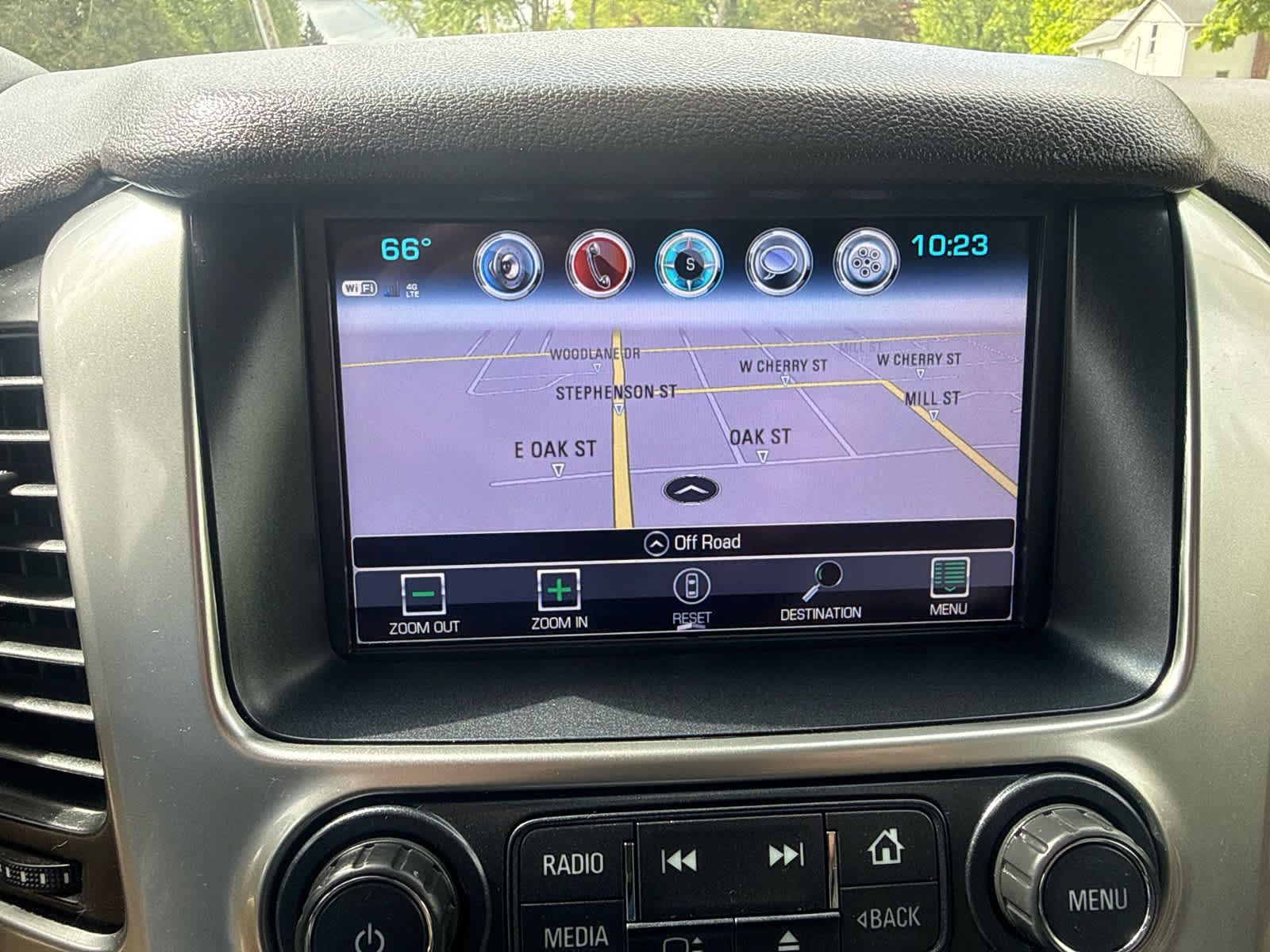 Used 2018 Chevrolet Suburban Premier w/ Max Trailering Package AWD/4WD image 26