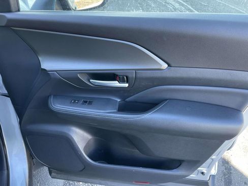 Used 2025 Toyota Grand Highlander XLE image 47