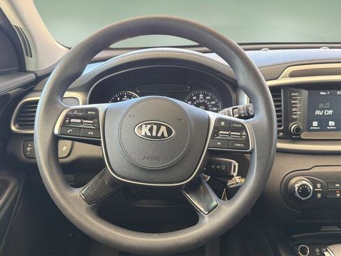 Used 2019 Kia Sorento L FWD image 9