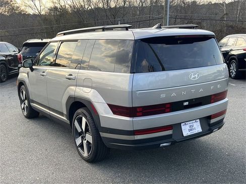 Used 2025 Hyundai Santa Fe Limited image 5